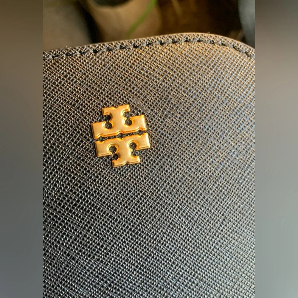 Authentic TORY BURCH leather saffiano dual zip phone cards crossbody - Picture 7 of 8